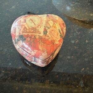 Heart-Shaped Trinket Jewelry Box